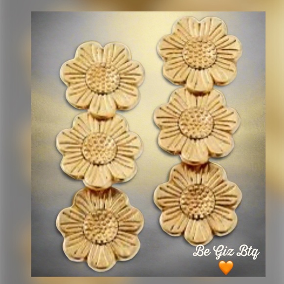 BINKER + ELIZA Authentic Daisy 24K Gold Plated Triple Drop Earrings NWT - Picture 4 of 6